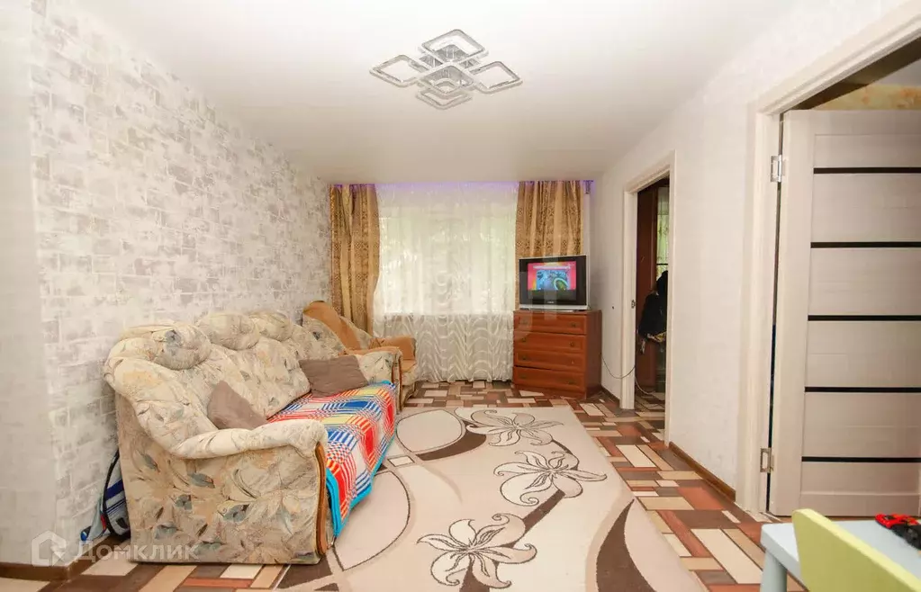 Продаётся 4-к квартира, 61.9 м - Фото 1