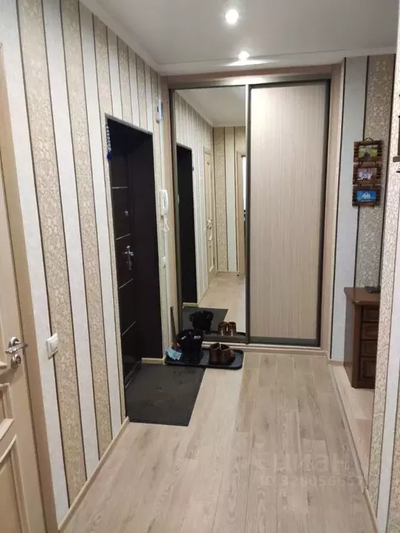 3-к кв. Омская область, Омск ул. Орловского, 8 (100.0 м) - Фото 1