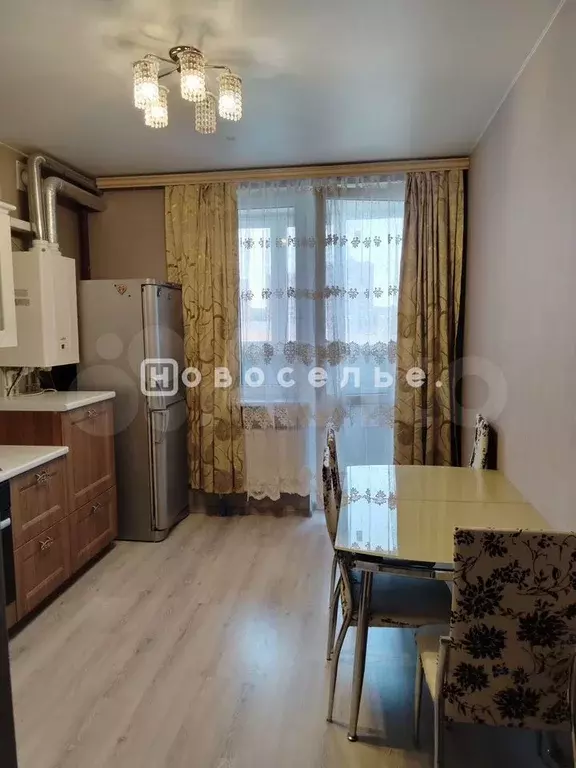 1-к. квартира, 40 м, 4/15 эт. - Фото 1