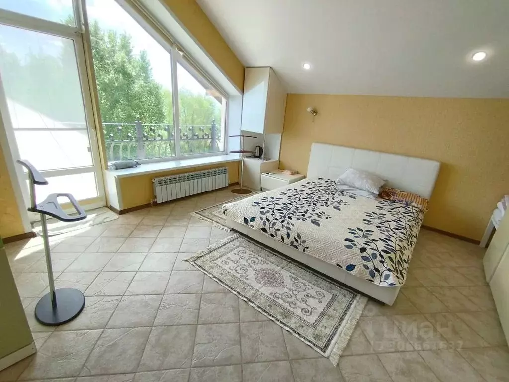Дом в Татарстан, Лаишево Набережная ул., 1А (180 м) - Фото 0