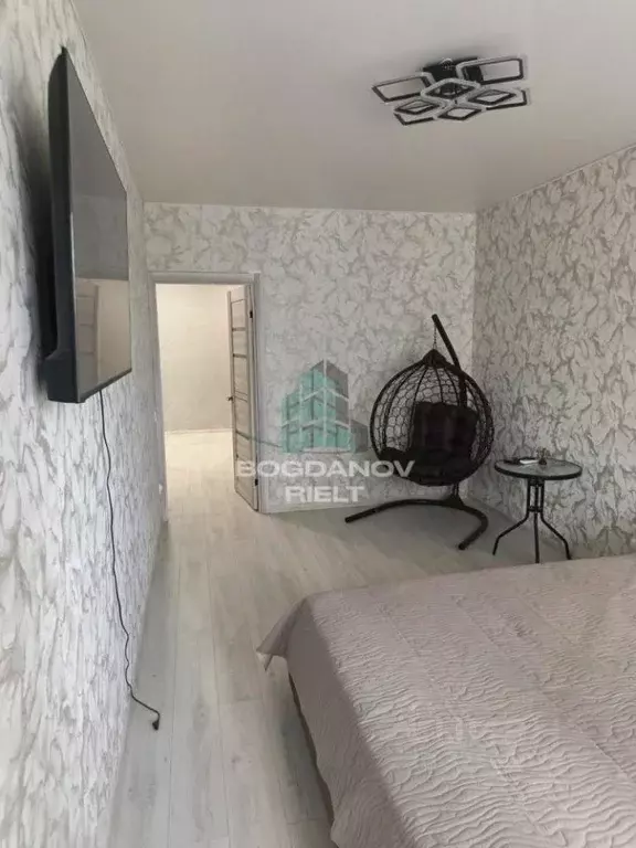 1-к кв. Омская область, Омск ул. 70 лет Октября, 15 (50.3 м) - Фото 1