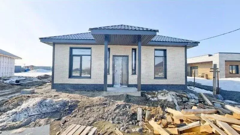 Дом в Сахалинская область, Анивский городской округ, с. Новотроицкое ... - Фото 1