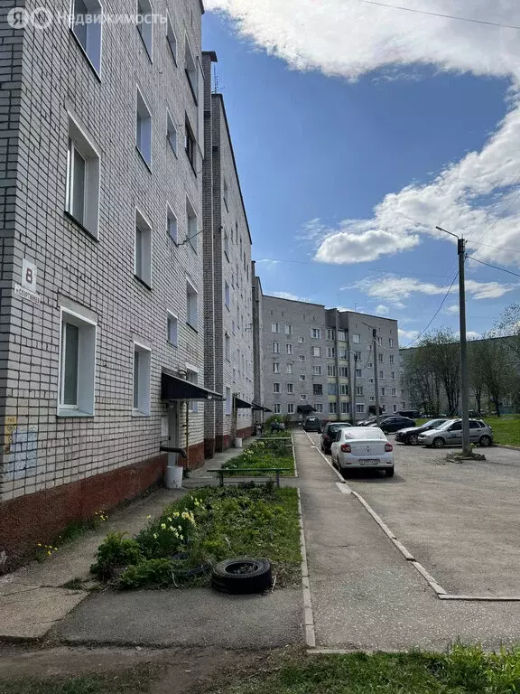 3-комнатная квартира: Киров, Спортивная улица, 8 (58.3 м) - Фото 1
