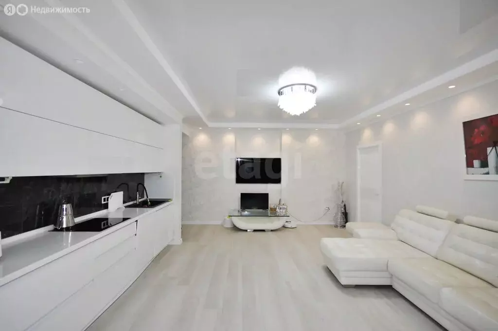 3-комнатная квартира: Южно-Сахалинск, улица Алексея Максимовича ... - Фото 2