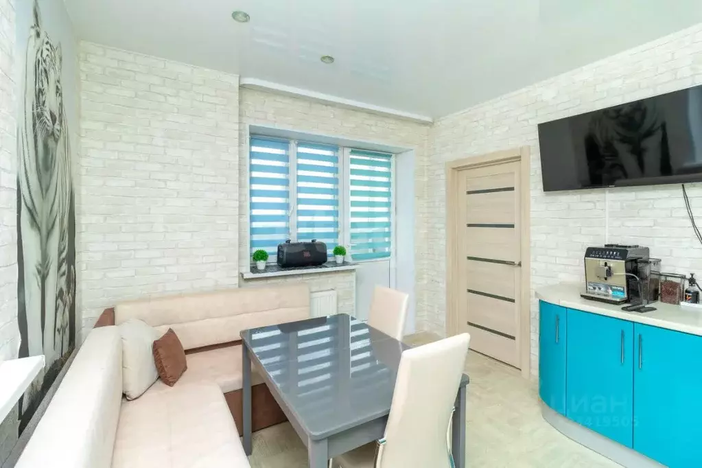 2-к кв. Тюменская область, Тюмень ул. Дружбы, 73к1 (65.7 м) - Фото 1