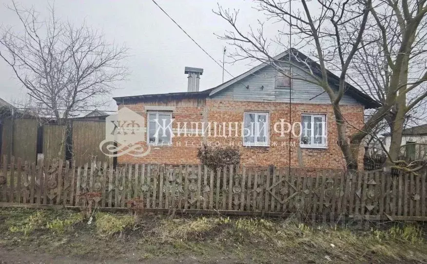 Дом в Курская область, Медвенский район, Чермошнянский сельсовет, с. ... - Фото 1