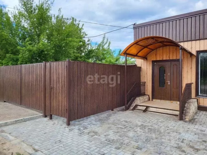 Торговая площадь в Саратовская область, с. Усть-Курдюм ул. Большая ... - Фото 0