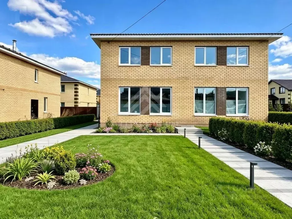 Таунхаус в Татарстан, с. Высокая Гора ул. Калиновая, 43 (100 м) - Фото 1