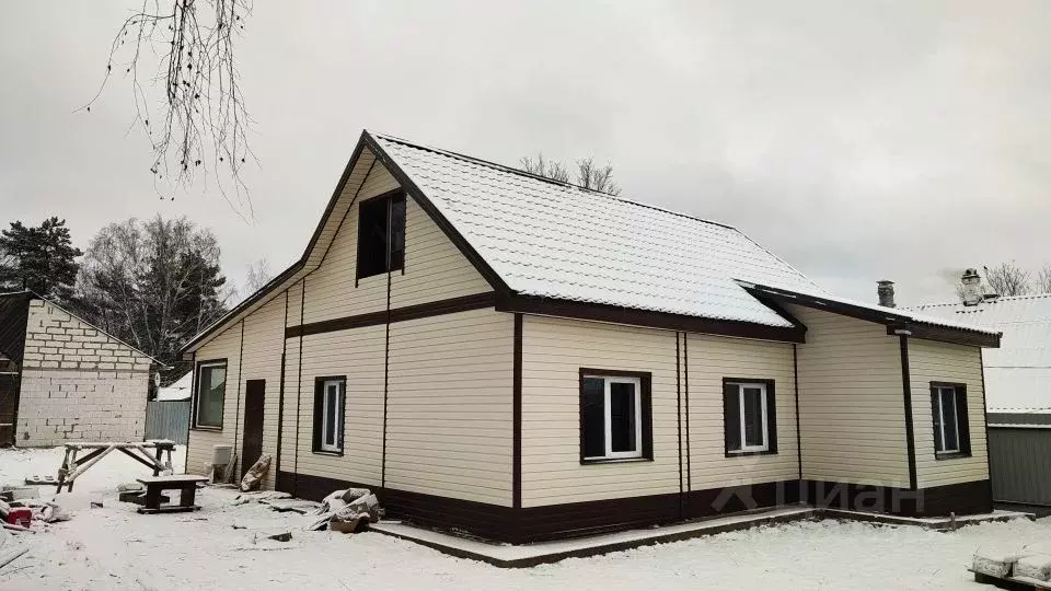 Дом в Ленинградская область, Луга ул. Виктора Пислегина, 5 (99 м) - Фото 1