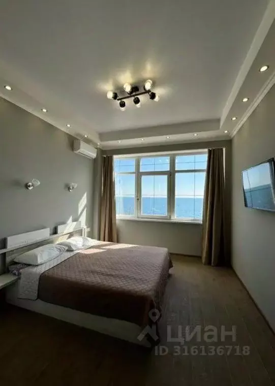 3-к кв. Крым, Алушта ул. Набережная, 16И (52.4 м) - Фото 0