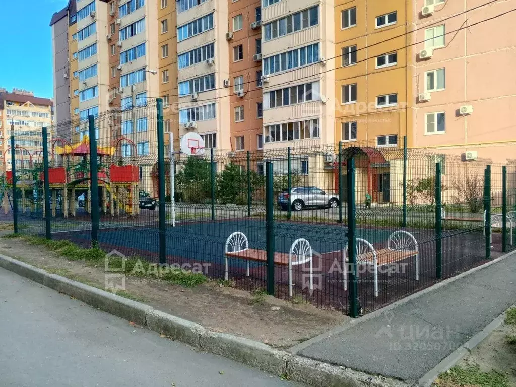 2-к кв. Волгоградская область, Волгоград ул. Маршала Воронова, 24 ... - Фото 0