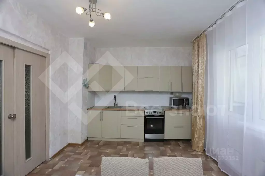 3-к кв. Челябинская область, Челябинск ул. Молодогвардейцев, 41 (109.2 ... - Фото 1