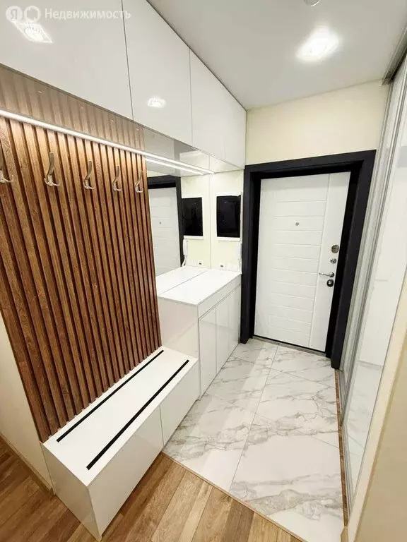 3-комнатная квартира: Симферополь, улица Никанорова, 4Б (57.8 м) - Фото 1