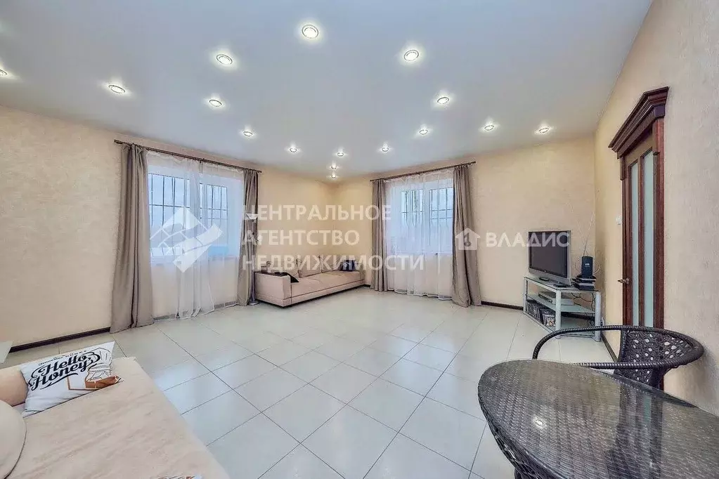 Дом в Рязанская область, Рязанский район, Вышгородское с/пос, с. ... - Фото 1