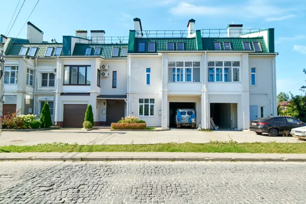 Таунхаус в Ярославская область, Ярославль Тверицкая наб., 70к2 (273 м) - Фото 1