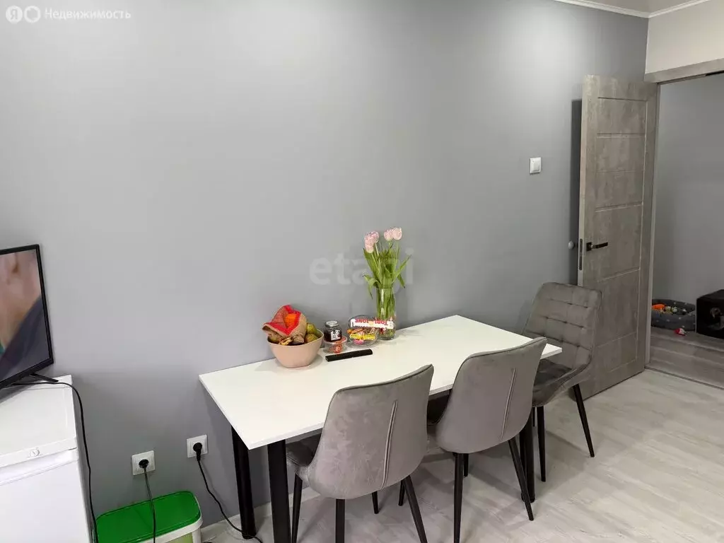 3-комнатная квартира: Калининград, улица Согласия, 9 (69 м) - Фото 1