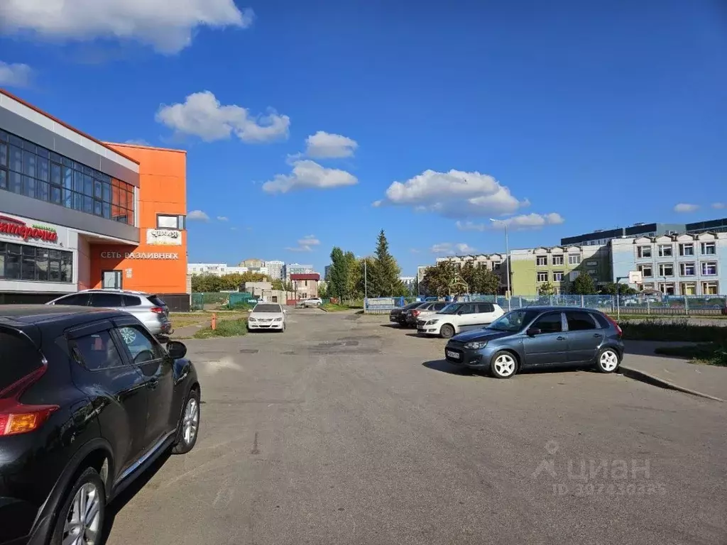 Помещение свободного назначения в Татарстан, Набережные Челны ул. ... - Фото 1