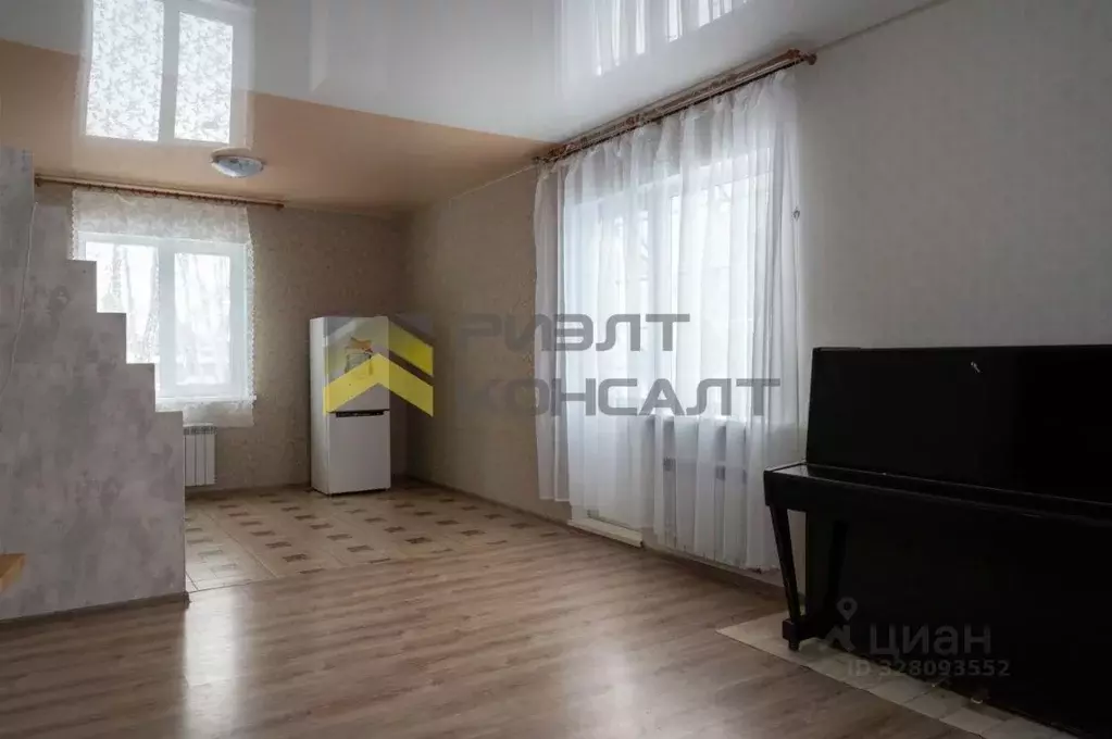 Дом в Омская область, Саргатское рп ул. Бульварная, 5 (179 м) - Фото 1