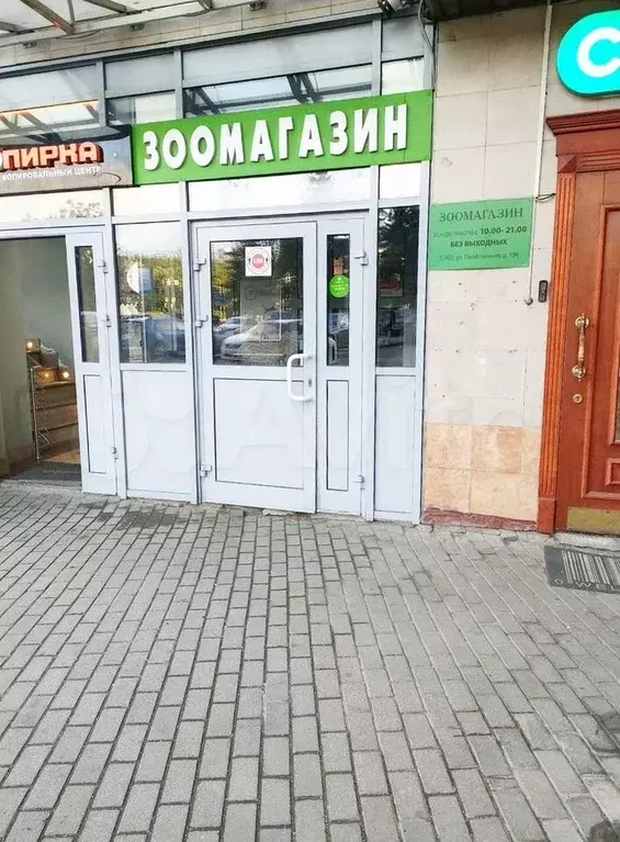Торговая площадь 110.2 м на трафике, метро рядом - Фото 0