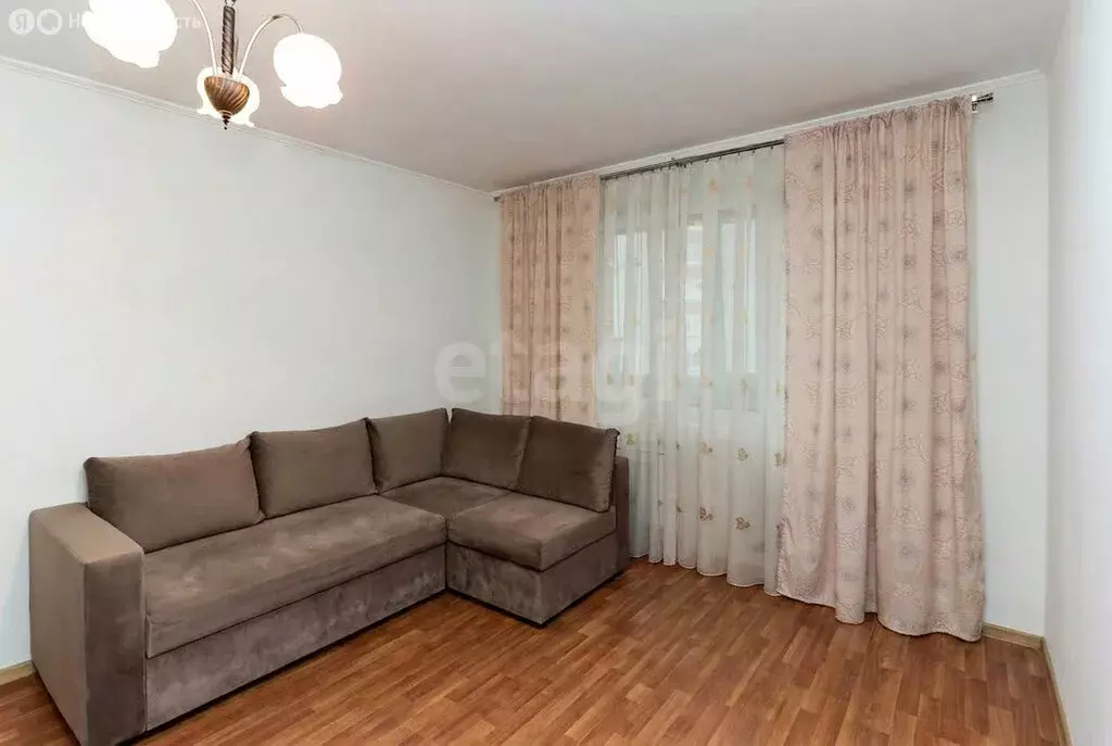 1-комнатная квартира: Тюмень, микрорайон Войновка, Вербовая улица, 4к1 ... - Фото 1