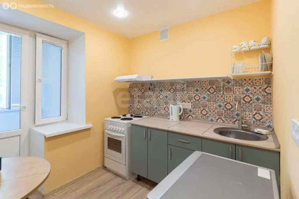 3-комнатная квартира: Тюмень, улица Мельникайте, 87 (52.3 м) - Фото 2