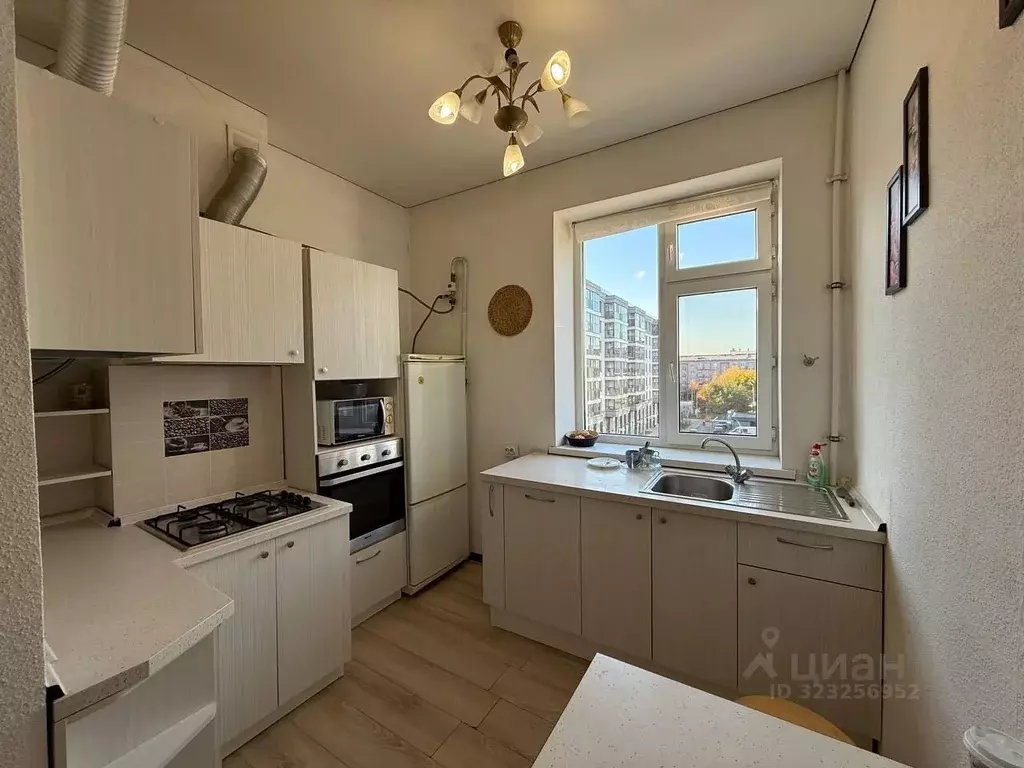 3-к кв. Татарстан, Казань ул. Павлюхина, 100 (55.0 м) - Фото 1