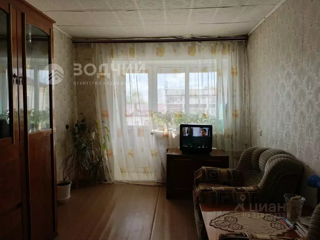2-к кв. Чувашия, Шумерля Октябрьская ул., 8 (45.5 м) - Фото 0