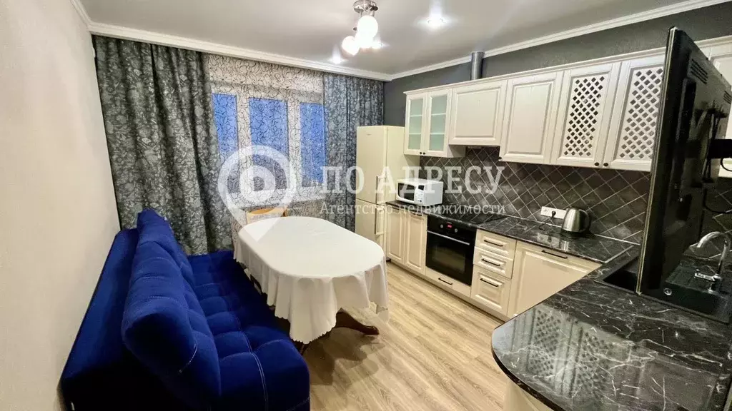 2-к кв. Саратовская область, Саратов проезд 4-й Волжский, 20 (65.0 м) - Фото 1