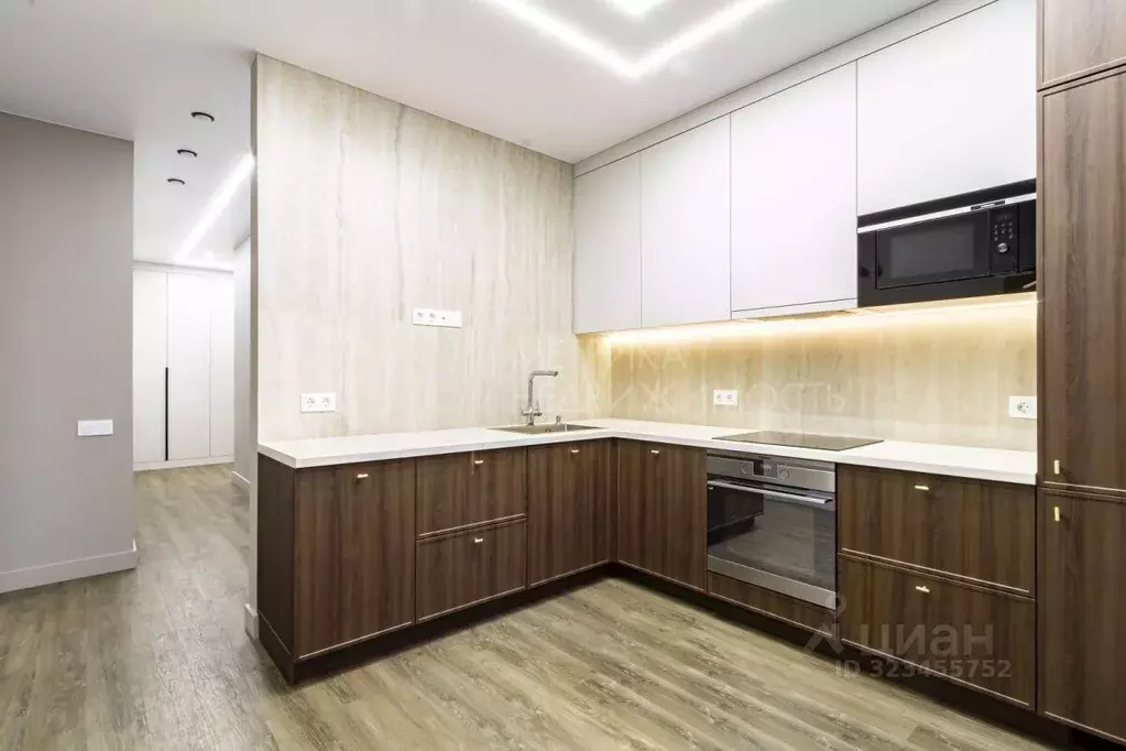 2-к кв. Тюменская область, Тюмень Новгородская ул., 1 (55.4 м) - Фото 2