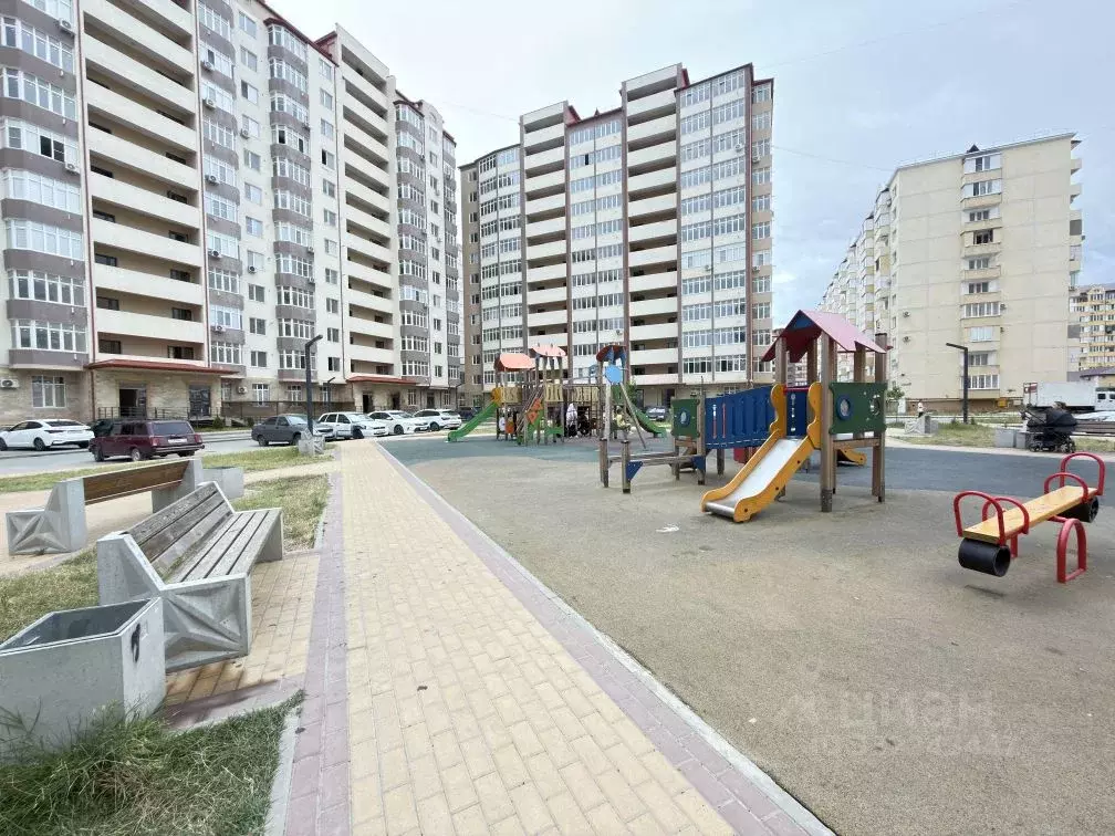 2-к кв. Дагестан, Каспийск просп. М. Омарова, 9В (75.0 м) - Фото 1