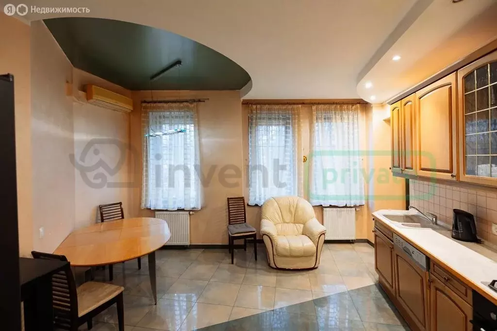 3-комнатная квартира: Калининград, улица Огарёва, 32 (140 м) - Фото 0