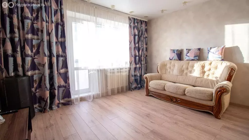 3-комнатная квартира: Томск, улица Елизаровых, 74 (66.3 м) - Фото 0