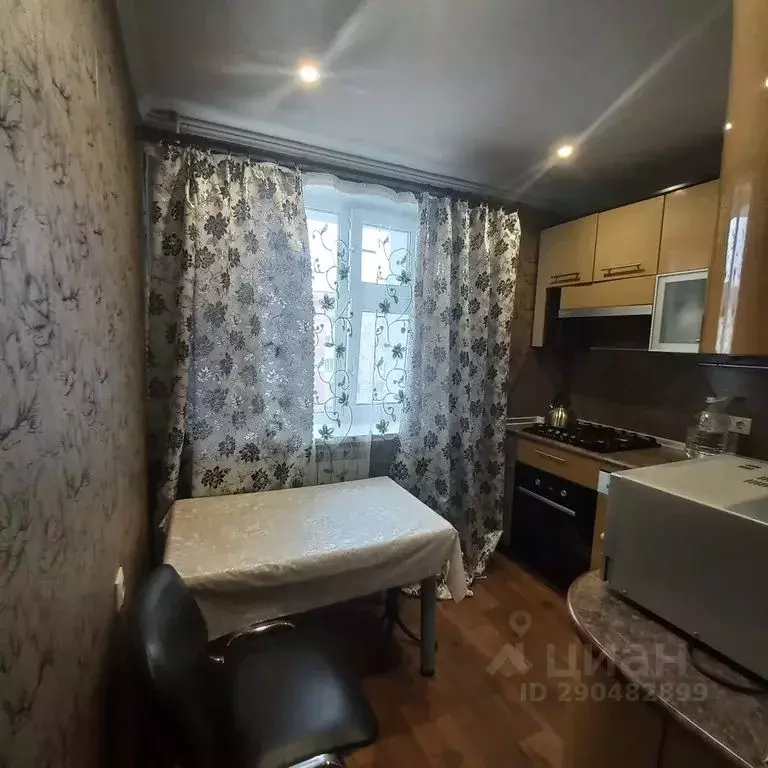 1-к кв. Ханты-Мансийский АО, Нефтеюганск 8-й мкр, 6 (30.0 м) - Фото 0