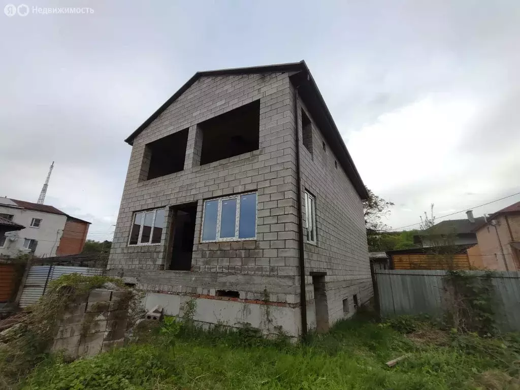Дом в Владикавказ, улица Васо Абаева, 64 (240 м) - Фото 0