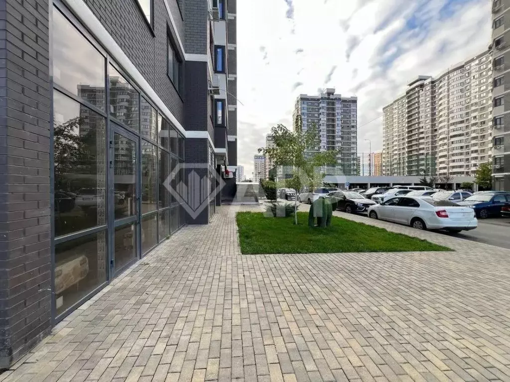 Помещение свободного назначения в Краснодарский край, Краснодар бул. ... - Фото 1