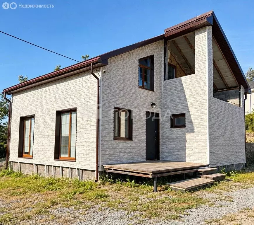 Дом в Артём, улица Чапаева, 110 (138 м) - Фото 1