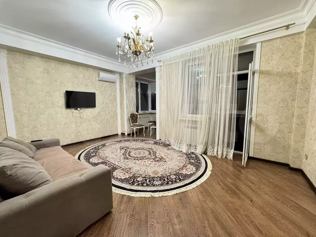 2-к. квартира, 82 м, 4/15 эт. - Фото 0