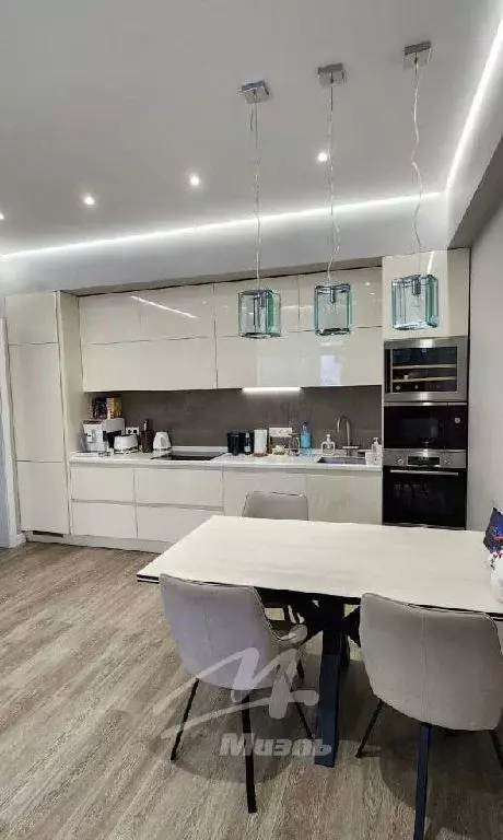 Продается 3-комнатная квартира - Фото 1