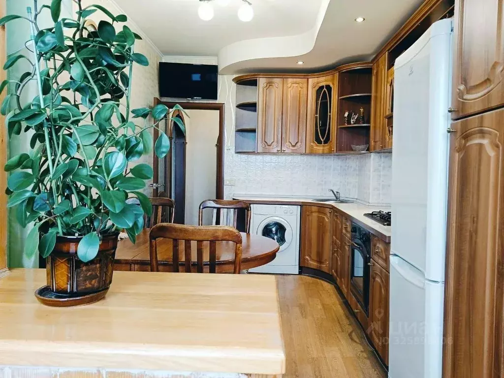 3-к кв. Саратовская область, Саратов ул. Имени А.П. Чехова, 10 (73.3 ... - Фото 1