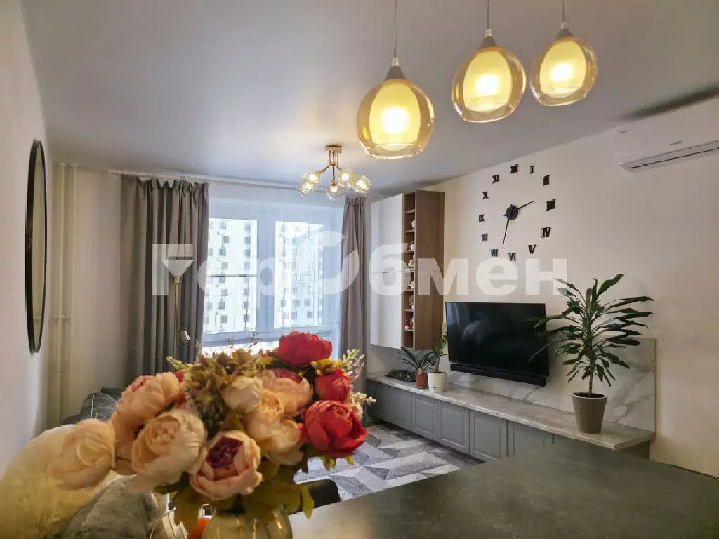 Продается 3-комнатная квартира - Фото 1