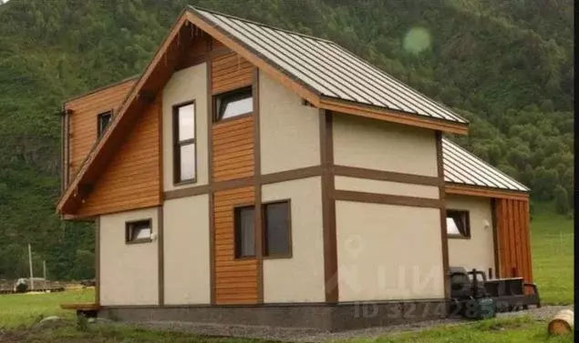 Коттедж в Алтай, Чемальский район, с. Аюла Центральная ул., 35 (102 м) - Фото 1