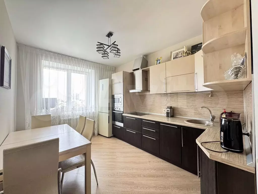2-к. квартира, 70 м, 9/12 эт. - Фото 0