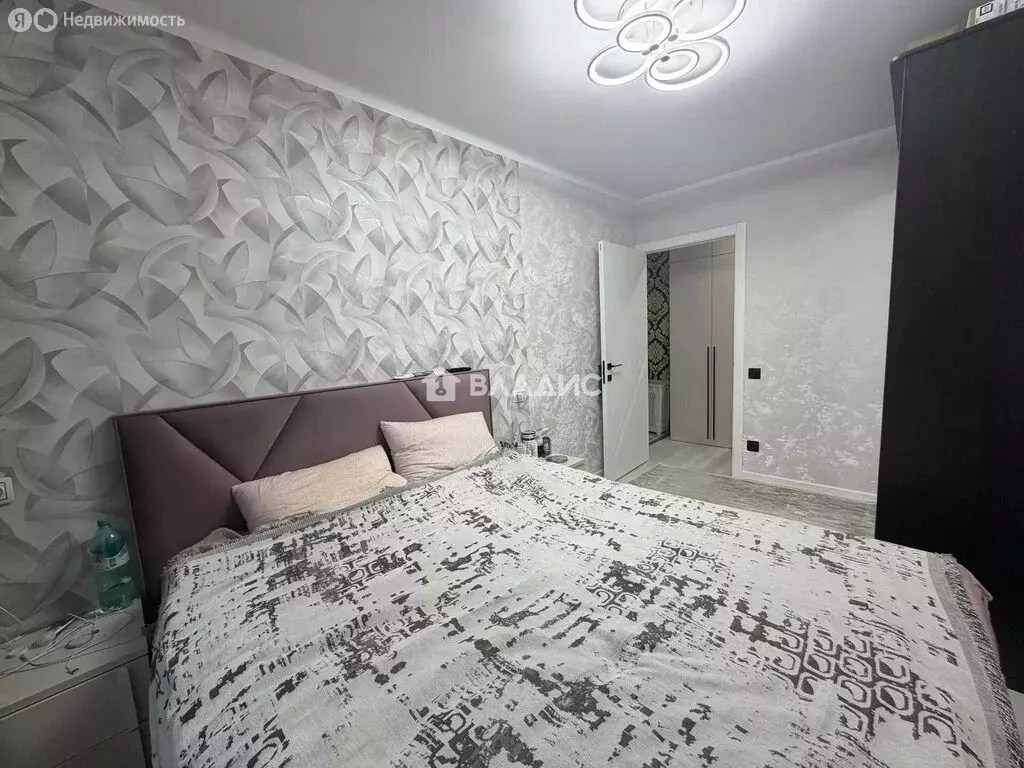 3-комнатная квартира: Пермь, улица Макаренко, 46 (57 м) - Фото 1