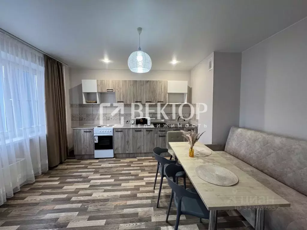 3-к кв. Ивановская область, Иваново ул. Парижской Коммуны, 41 (81.0 м) - Фото 1