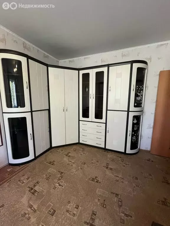 3-комнатная квартира: Партизанск, улица Кутузова, 48 (62 м) - Фото 1