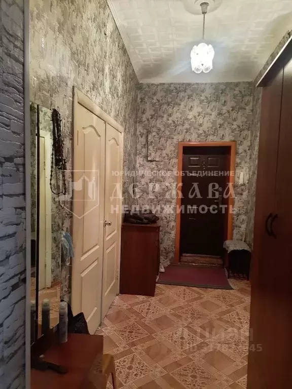3-к кв. Кемеровская область, Кемерово Базовая ул., 10 (81.2 м) - Фото 0