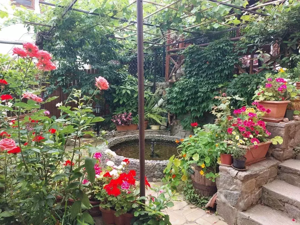 Дом в Крым, Алушта ул. Саранчева, 14 (25 м) - Фото 1