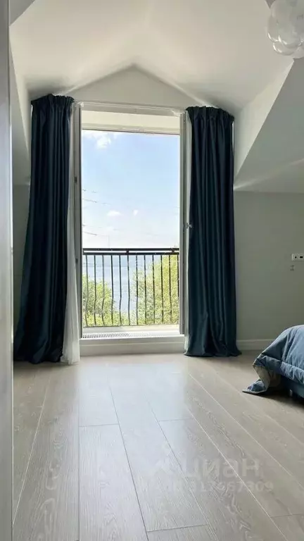 5-к кв. Самарская область, Тольятти Коммунистическая ул., 24 (299.0 м) - Фото 0