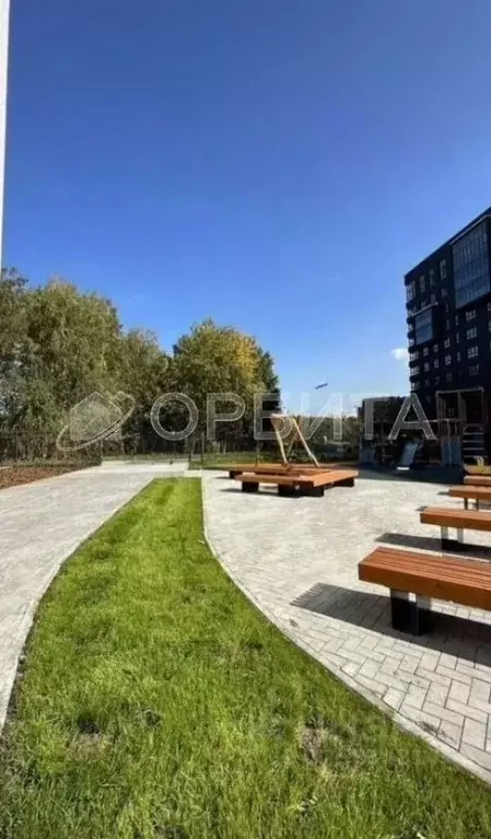 3-к кв. Тюменская область, Тюмень Рощино мкр, ул. Александра ... - Фото 1