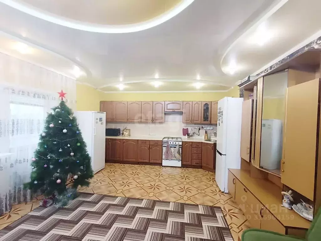 Дом в Белгородская область, Алексеевка Республиканская ул., 181 (160 ... - Фото 1
